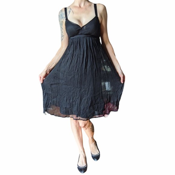 Black silk crepe sleeveless cross heart dress with empire waist - Picture 3 of 13